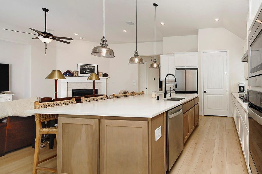 Furnished interior view inside a new home in Chambers Creek, Willis (Image 19). Furnished interior view inside a new home in Chambers Creek, Willis (Image 19).