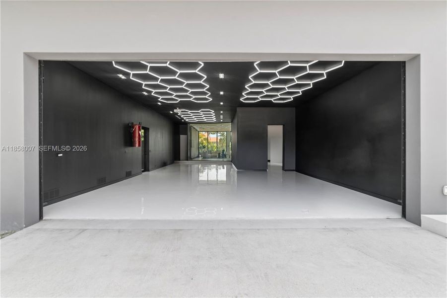 garage for 3 big cars or 4 medium cars garage for 3 big cars or 4 medium cars