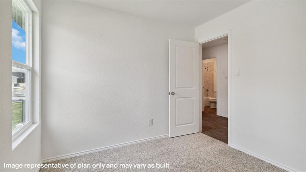 Spacious, unfurnished interior of a new home in Asher Oaks, Bonham (Image 20).