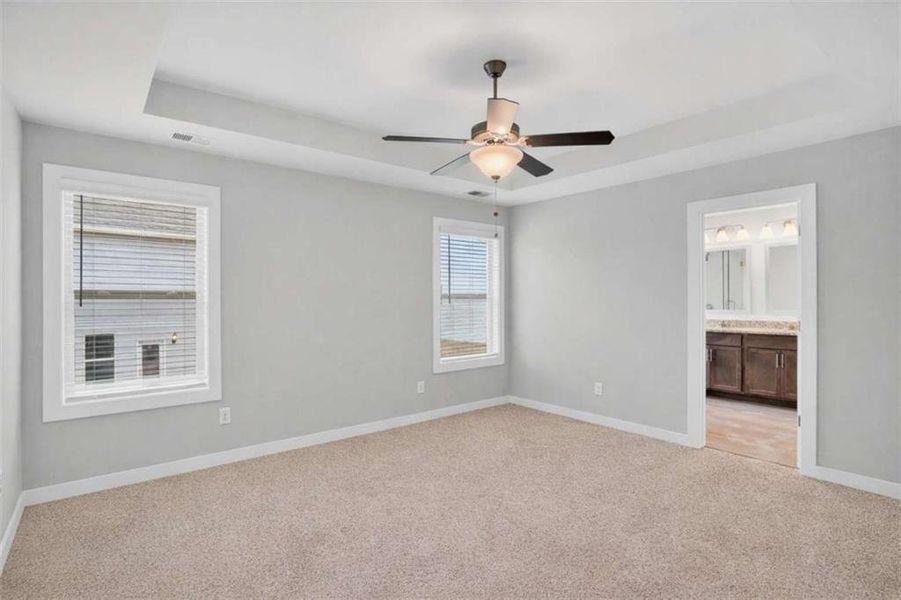 Spacious, unfurnished interior of a new home in The Fairways at Mirror Lake, Villa Rica (Image 14).