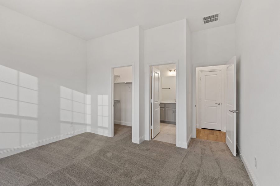 Spacious, unfurnished interior of a new home in Lake Breeze, Lavon (Image 24). Spacious, unfurnished interior of a new home in Lake Breeze, Lavon (Image 24).