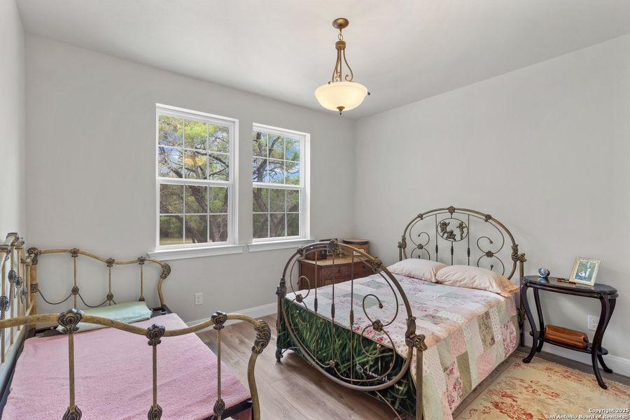 Furnished interior view inside a new home in , Bandera (Image 7).