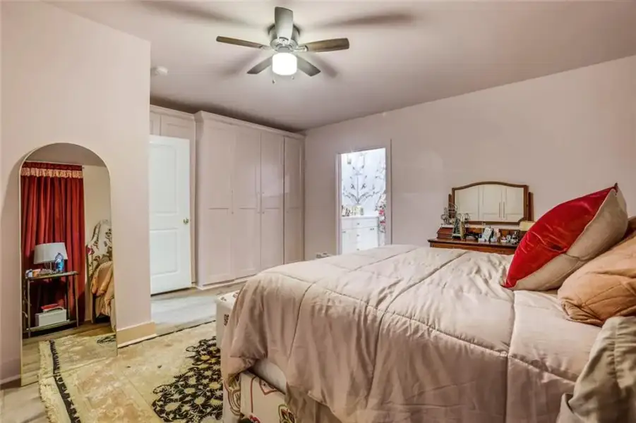 Furnished interior view inside a new home in , Atlanta (Image 29).