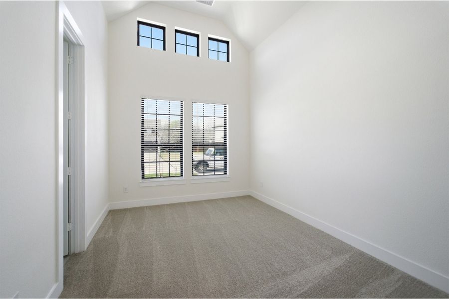 Spacious, unfurnished interior of a new home in Sonoma Verde, Rockwall (Image 26).