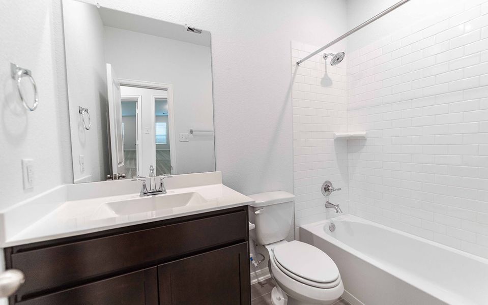 Furnished interior view inside a new home in Lago Mar, Texas City (Image 7).