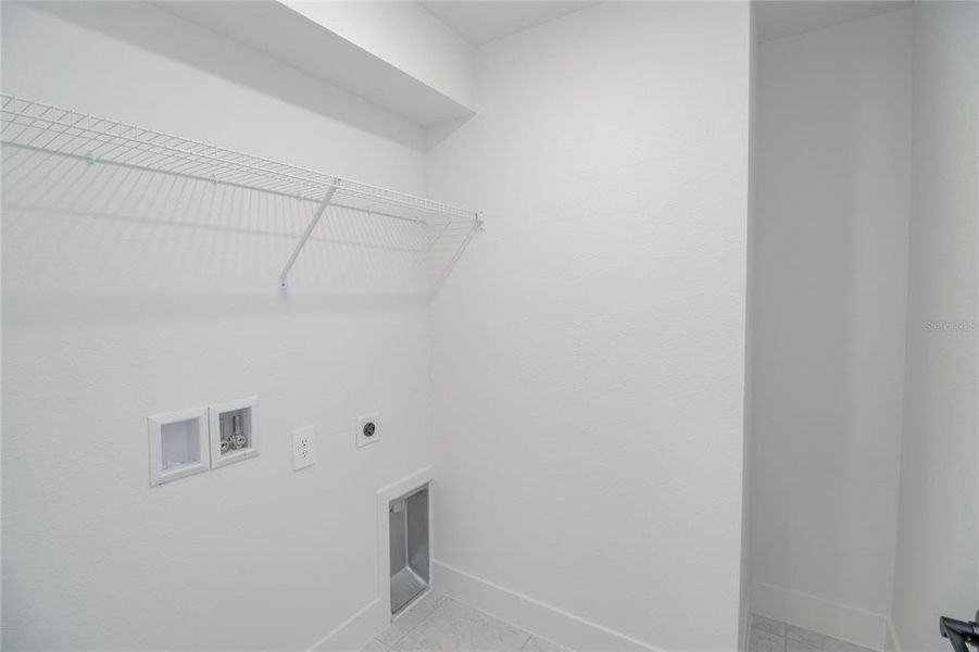 Spacious, unfurnished interior of a new home in Hickory Ridge Estates, Lake Wales (Image 20).