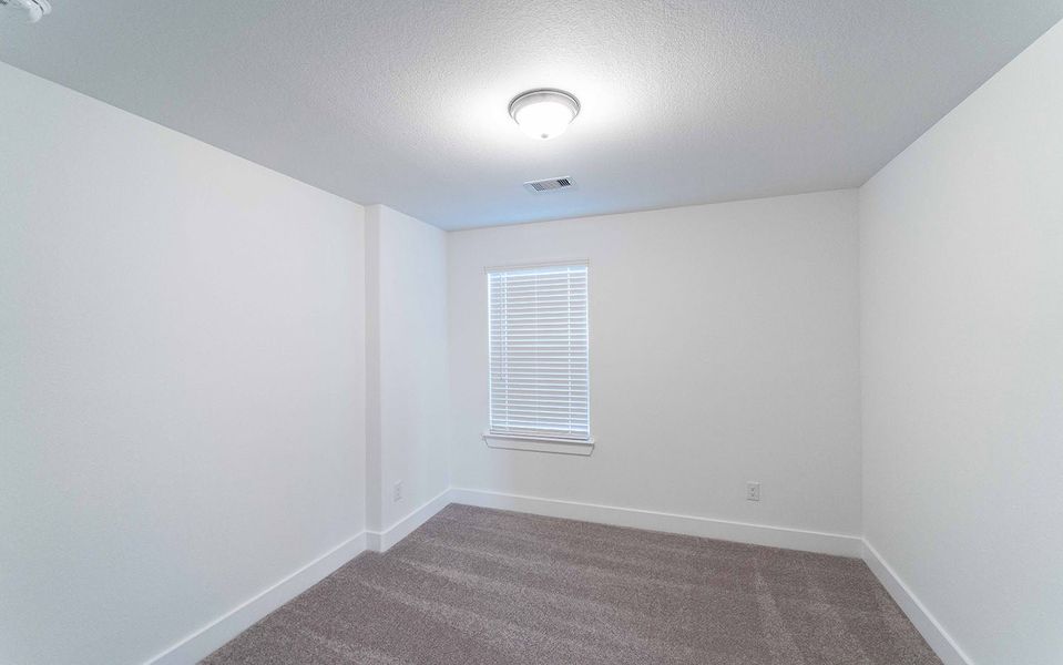 Spacious, unfurnished interior of a new home in River Ranch Meadows, Dayton (Image 20).