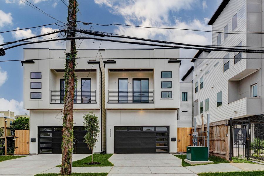 Front exterior of a new home in , Houston, TX, highlighting curb appeal (Image 27). Front exterior of a new home in , Houston, TX, highlighting curb appeal (Image 27).