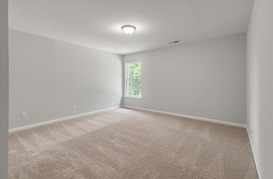 Spacious, unfurnished interior of a new home in Parker's Preserve, Ridgeville (Image 12).