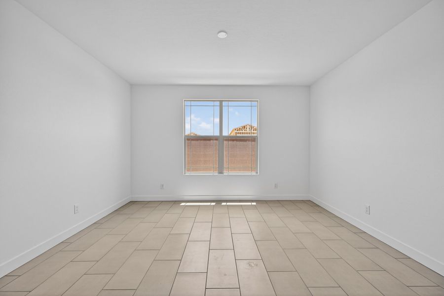 Spacious, unfurnished interior of a new home in Artisan at Asante, Surprise (Image 22).