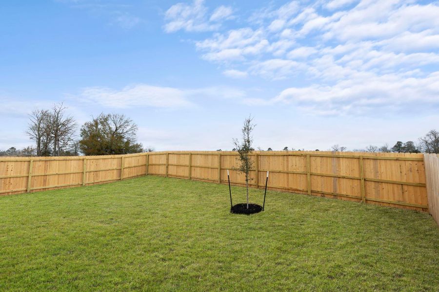 Exterior details and patio area of a home in , Huntsville (Image 25).