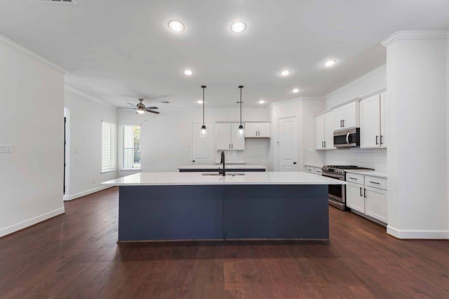 Representative furnished interior of a home built from the Warwick by Sandcastle Homes in Sunset Heights, Houston (Image 5). Representative furnished interior of a home built from the Warwick by Sandcastle Homes in Sunset Heights, Houston (Image 5).