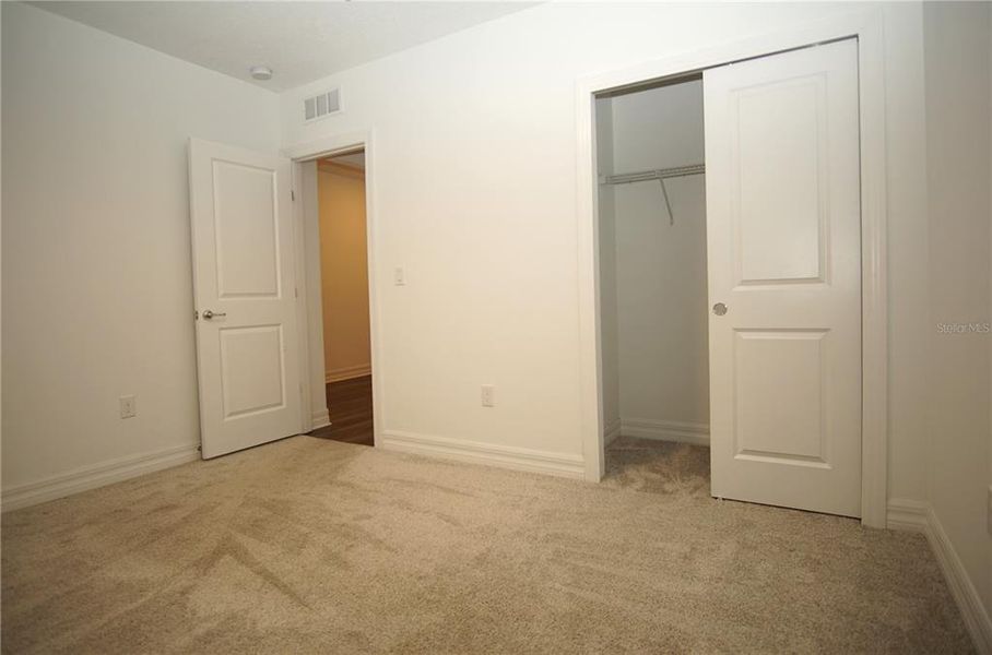 Spacious, unfurnished interior of a new home in Summers Cay, Thonotosassa (Image 21).