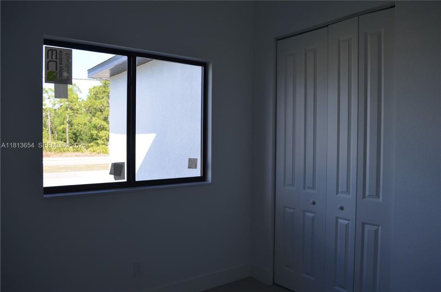 Spacious, unfurnished interior of a new home in , Cape Coral (Image 17).