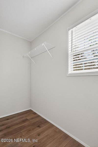 Spacious, unfurnished interior of a new home in , Middleburg (Image 22).