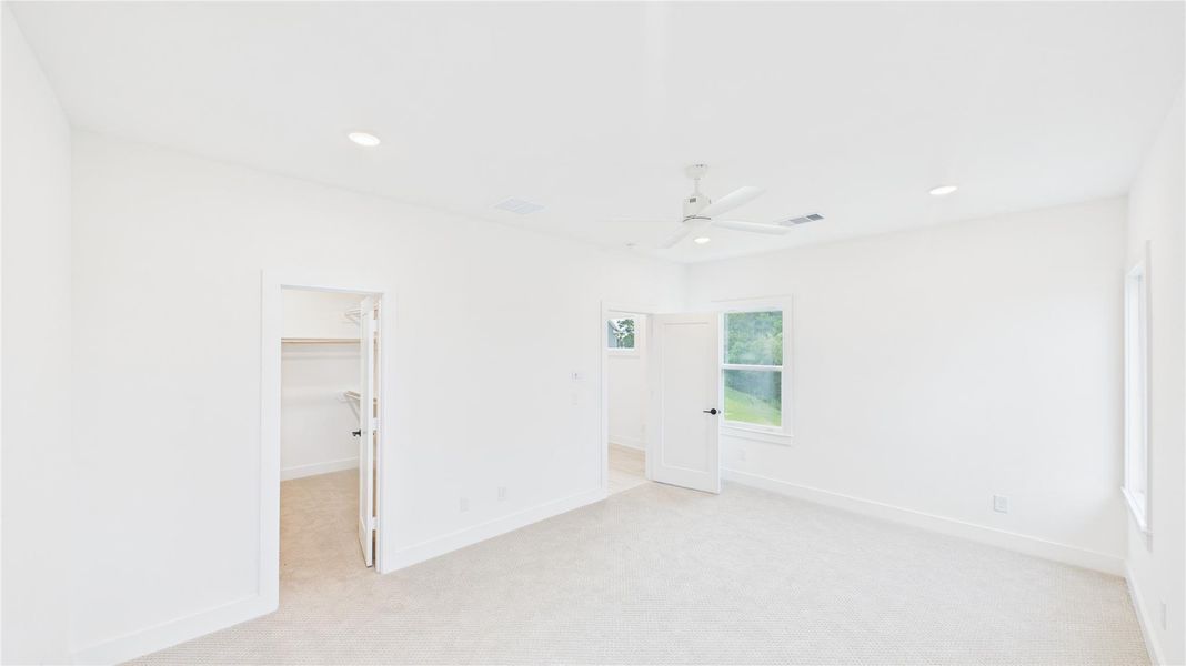 Spacious, unfurnished interior of a new home in , Houston (Image 22).