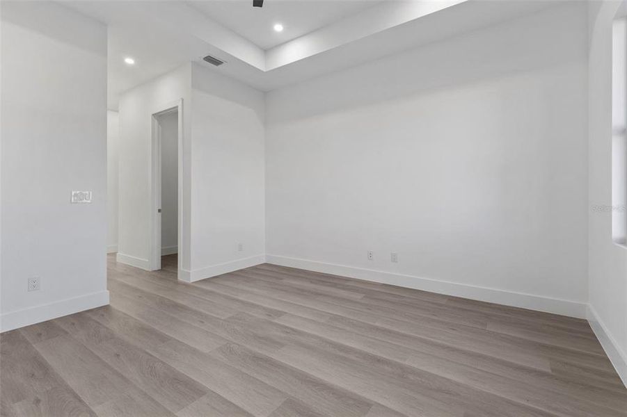 Spacious, unfurnished interior of a new home in , Punta Gorda (Image 26). Spacious, unfurnished interior of a new home in , Punta Gorda (Image 26).