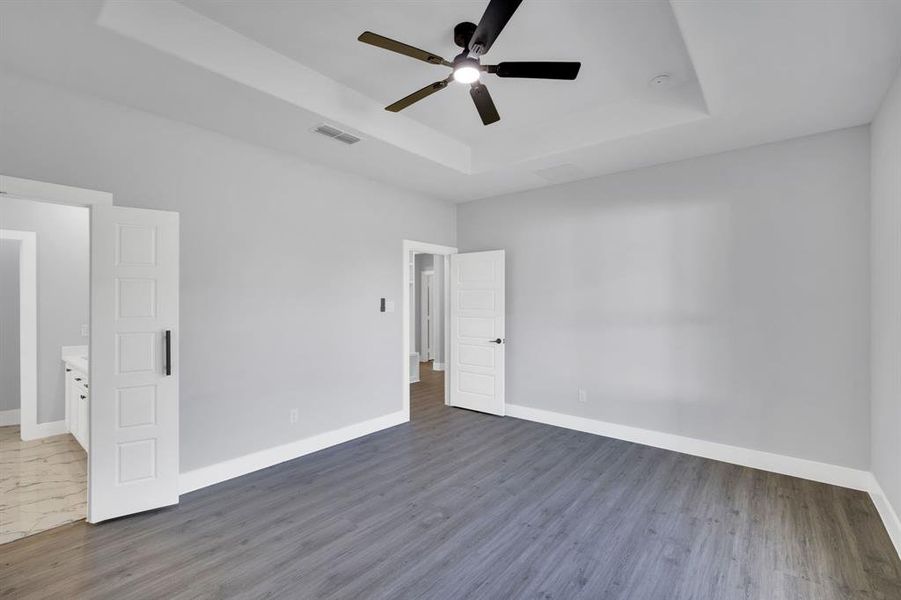 Spacious, unfurnished interior of a new home in , Kemp (Image 21).