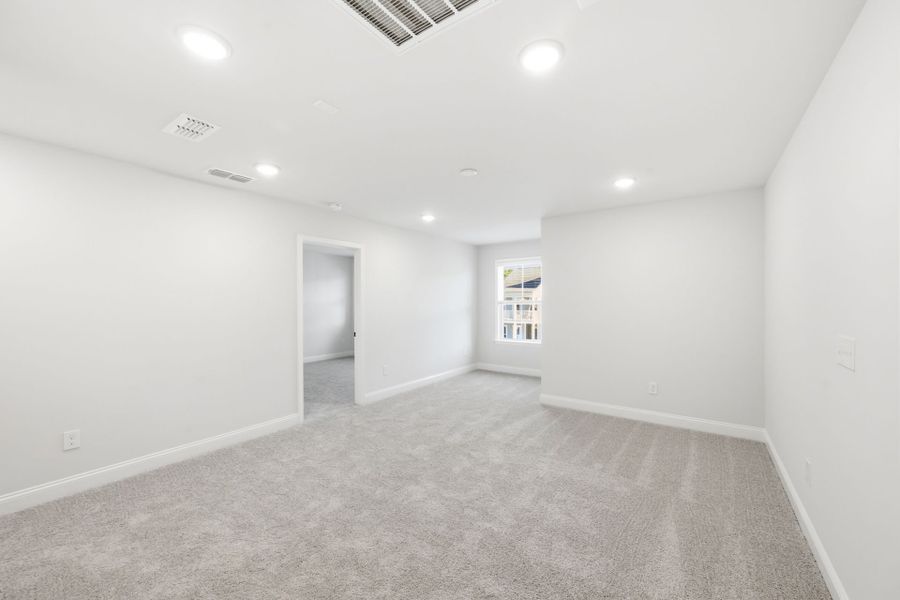 Spacious, unfurnished interior of a new home in Grand Arbor, Blythewood (Image 33).