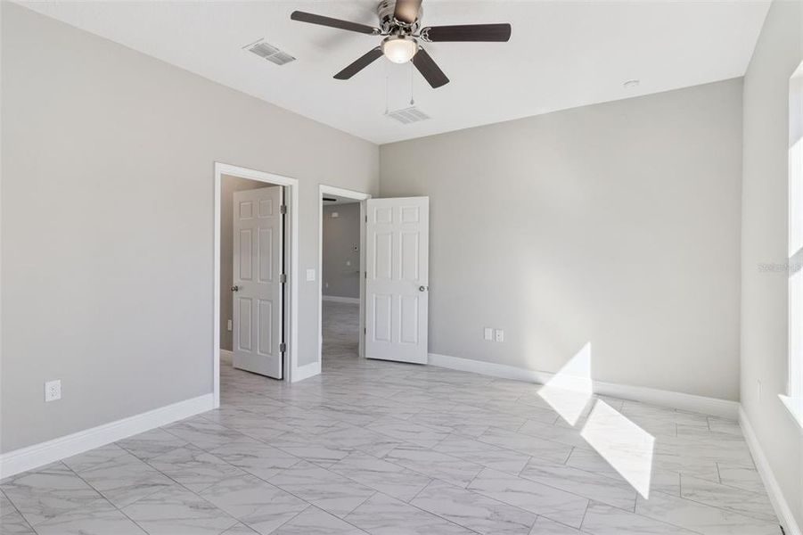 Spacious, unfurnished interior of a new home in , Kissimmee (Image 11).