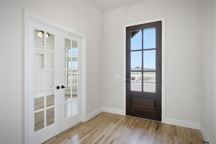 Spacious, unfurnished interior of a new home in Meadow Vista, Anna (Image 14).