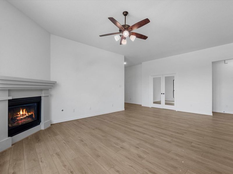 Spacious, unfurnished interior of a new home in Spring Creek Trails, Magnolia (Image 16). Spacious, unfurnished interior of a new home in Spring Creek Trails, Magnolia (Image 16).