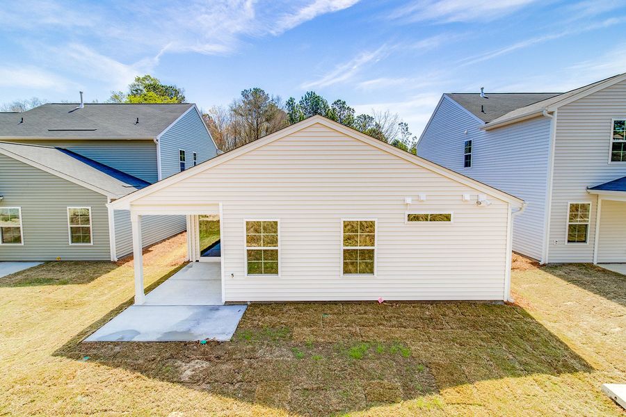Exterior details and patio area of a home in Bluefield, Lexington (Image 4).