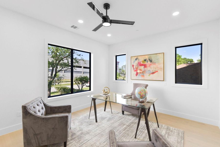 Furnished interior view inside a new home in , Bellaire (Image 40). Furnished interior view inside a new home in , Bellaire (Image 40).