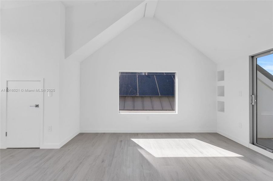 Spacious, unfurnished interior of a new home in , Miami (Image 30).