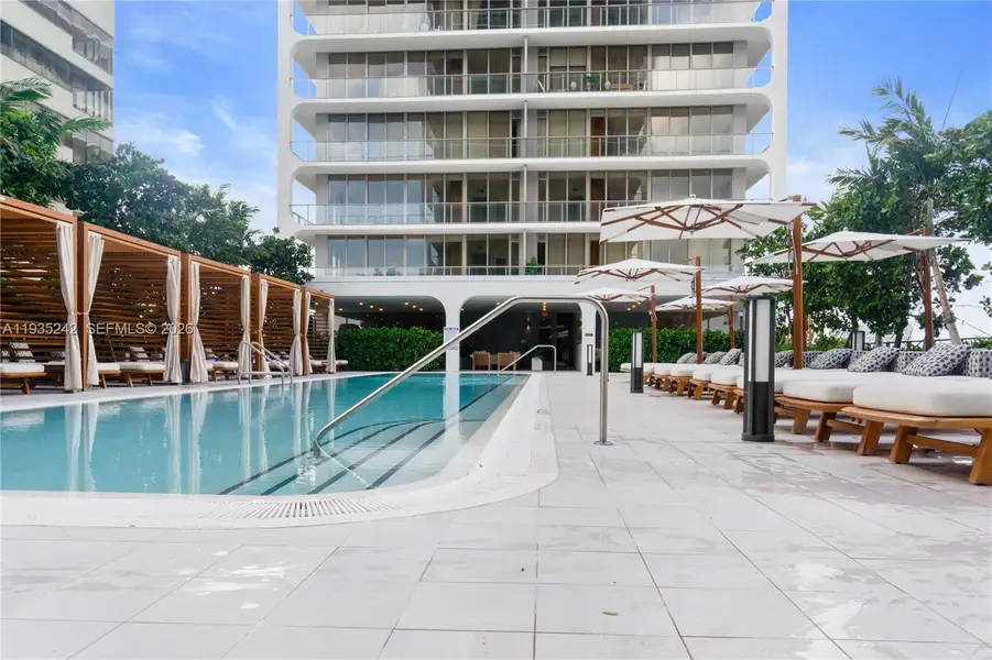 Condo located in Miami, FL showcasing its design and architecture (Image 3).