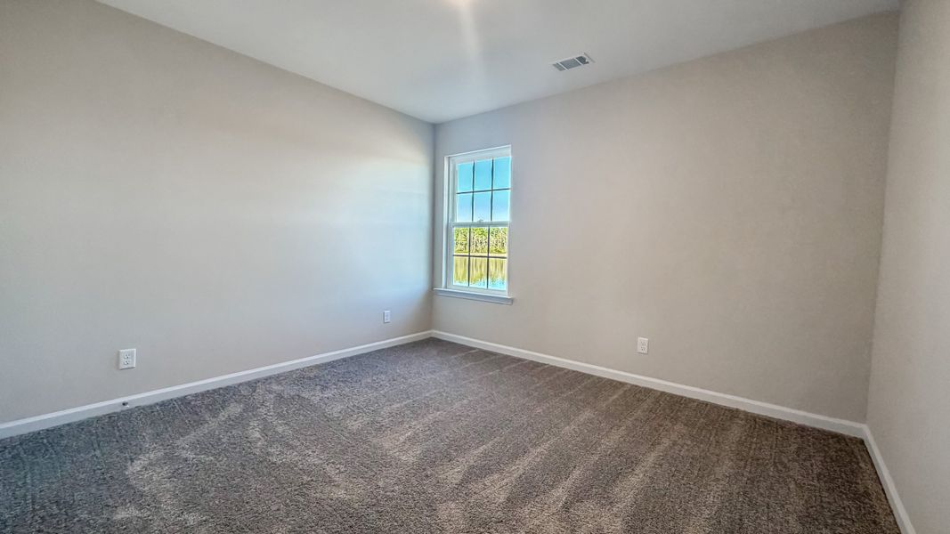Spacious, unfurnished interior of a new home in Grand Reserve, Hinesville (Image 17).