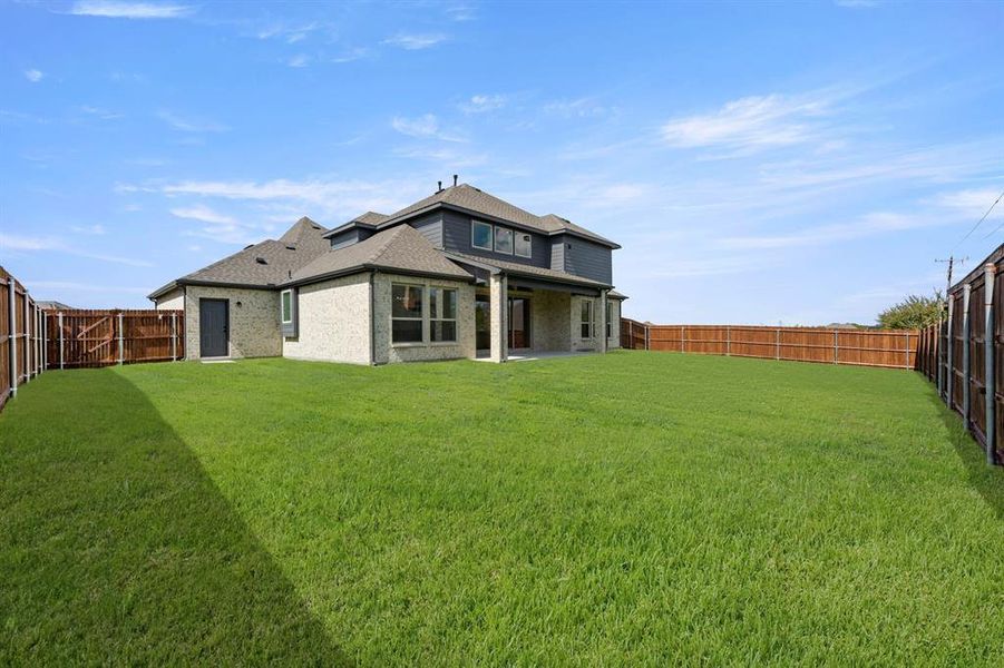 1818 Whisperwood-Back-1 1818 Whisperwood-Back-1