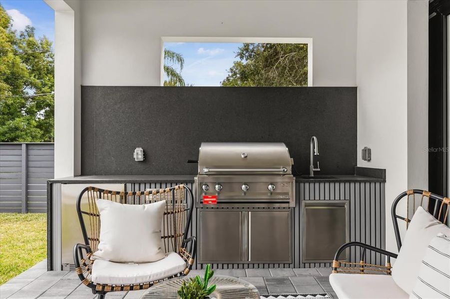 Exterior details and patio area of a home in , Orlando (Image 26).