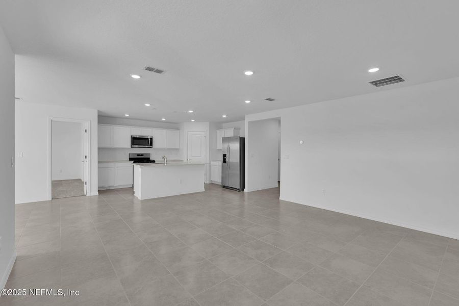 Spacious, unfurnished interior of a new home in Wells Landing, Jacksonville (Image 17). Spacious, unfurnished interior of a new home in Wells Landing, Jacksonville (Image 17).