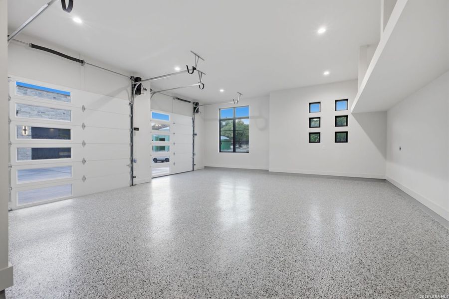 Spacious, unfurnished interior of a new home in , San Antonio (Image 45).