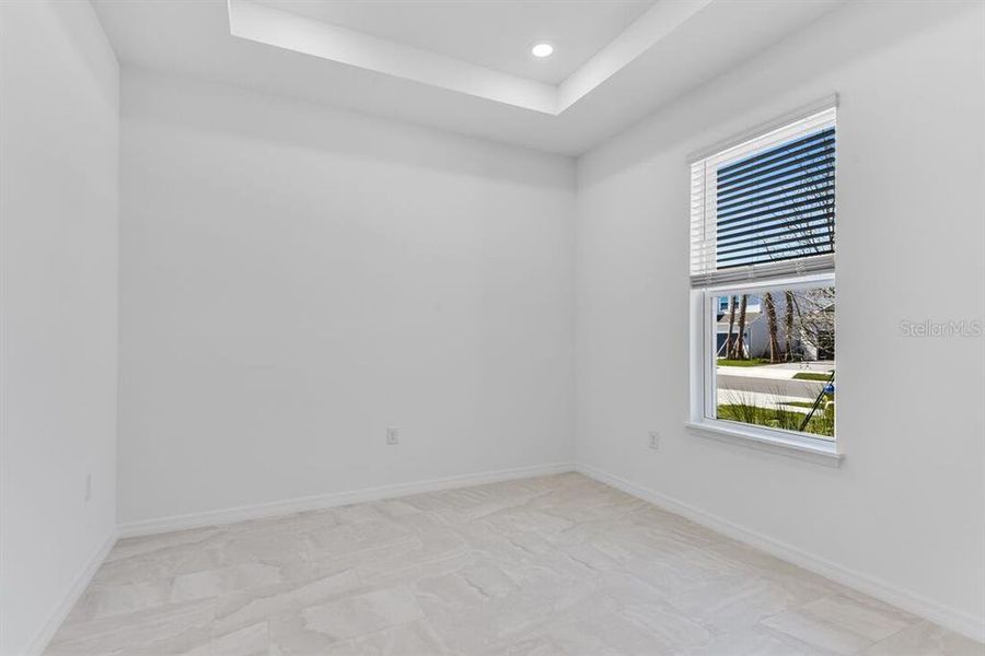 Spacious, unfurnished interior of a new home in Ardisia Park, New Smyrna Beach (Image 22).