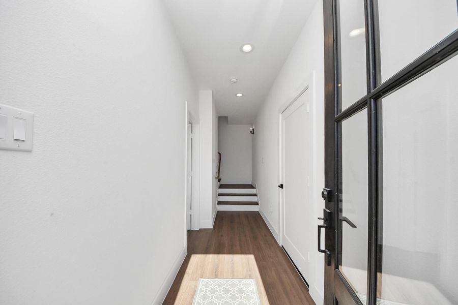 Spacious, unfurnished interior of a new home in , Houston (Image 31).