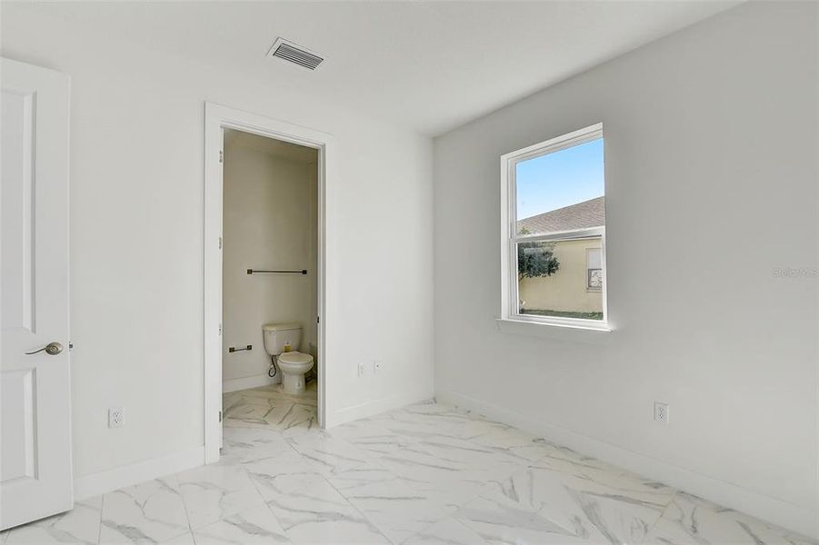 Spacious, unfurnished interior of a new home in , Apopka (Image 39).