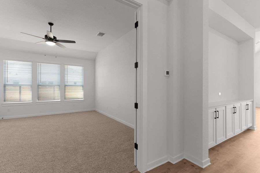 Spacious, unfurnished interior of a new home in Highland Village, Georgetown (Image 10).