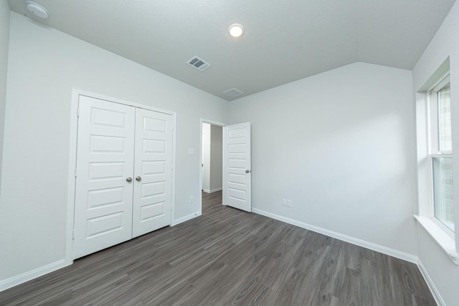 Spacious, unfurnished interior of a new home in Lake Conroe Area Homes, Montgomery (Image 20).