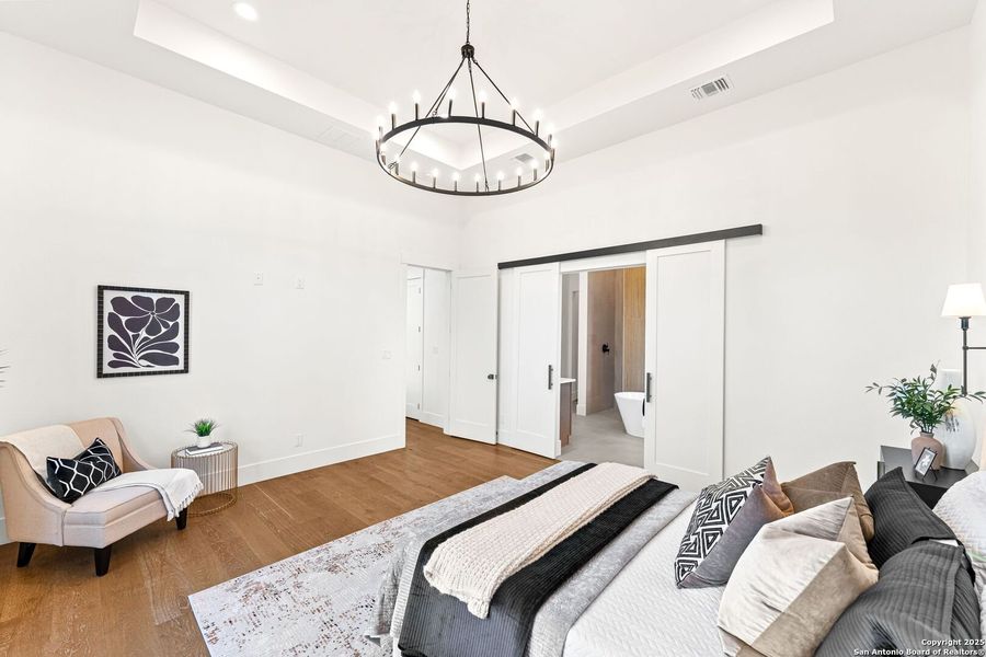 Furnished interior view inside a new home in , Bandera (Image 40).