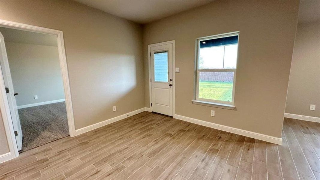 Spacious, unfurnished interior of a new home in Rock Creek Ranch, Fort Worth (Image 12).