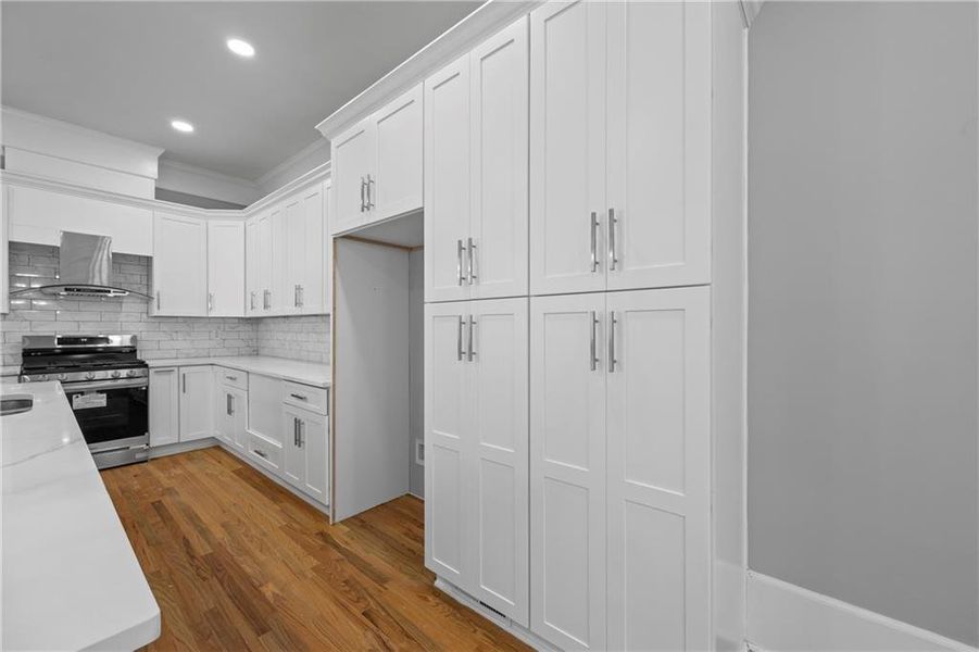 Furnished interior view inside a new home in , Fairburn (Image 17).