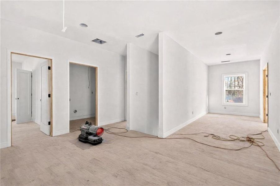 Spacious, unfurnished interior of a new home in , Decatur (Image 9).