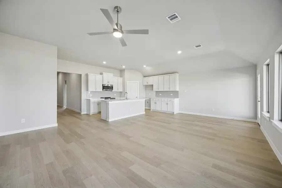 Representative unfurnished interior of a home built from the The Elm by Lillian Custom Homes in Hickory Hill, Sherman (Image 18).