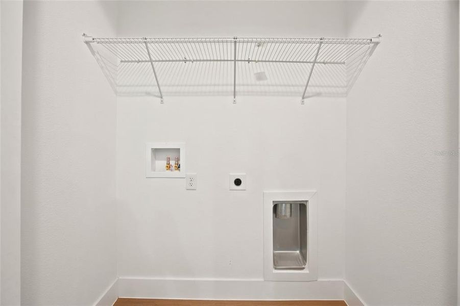 Spacious, unfurnished interior of a new home in , Dunnellon (Image 26).