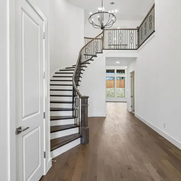 Spacious, unfurnished interior of a new home in The Parks at Wilson Creek, Celina (Image 57). Spacious, unfurnished interior of a new home in The Parks at Wilson Creek, Celina (Image 57).