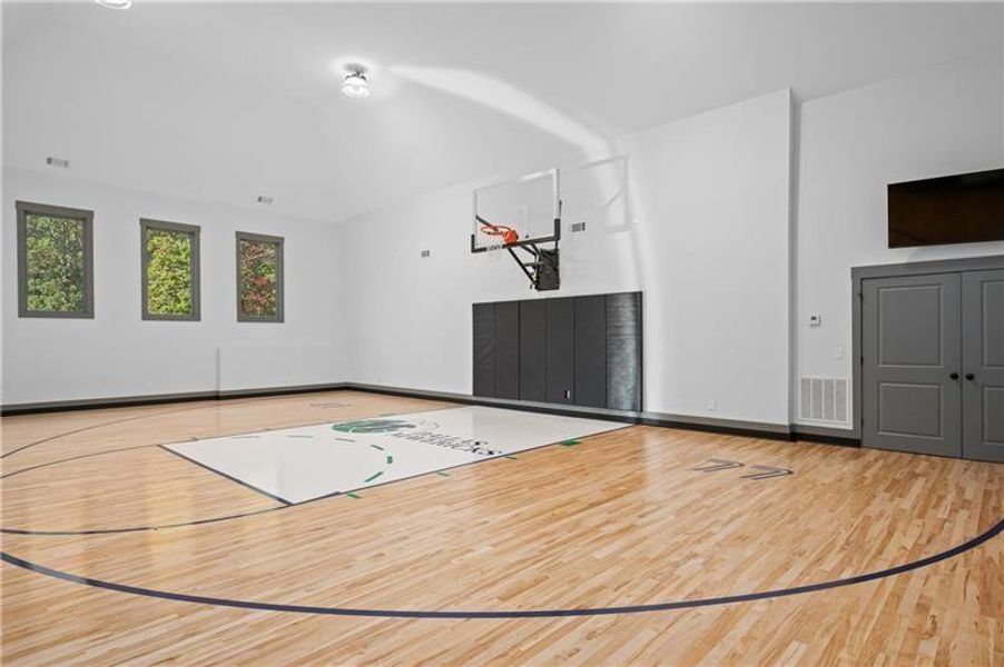 Image 59 of a home in .