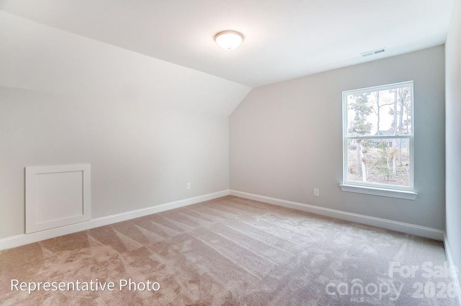 Spacious, unfurnished interior of a new home in Rone Creek, Waxhaw (Image 8).