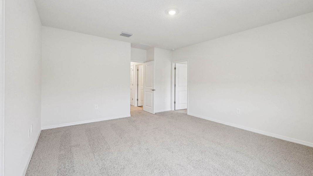Representative unfurnished interior of a home built from the Darwin by D.R. Horton in Ocala Crossings South, Ocala (Image 31).